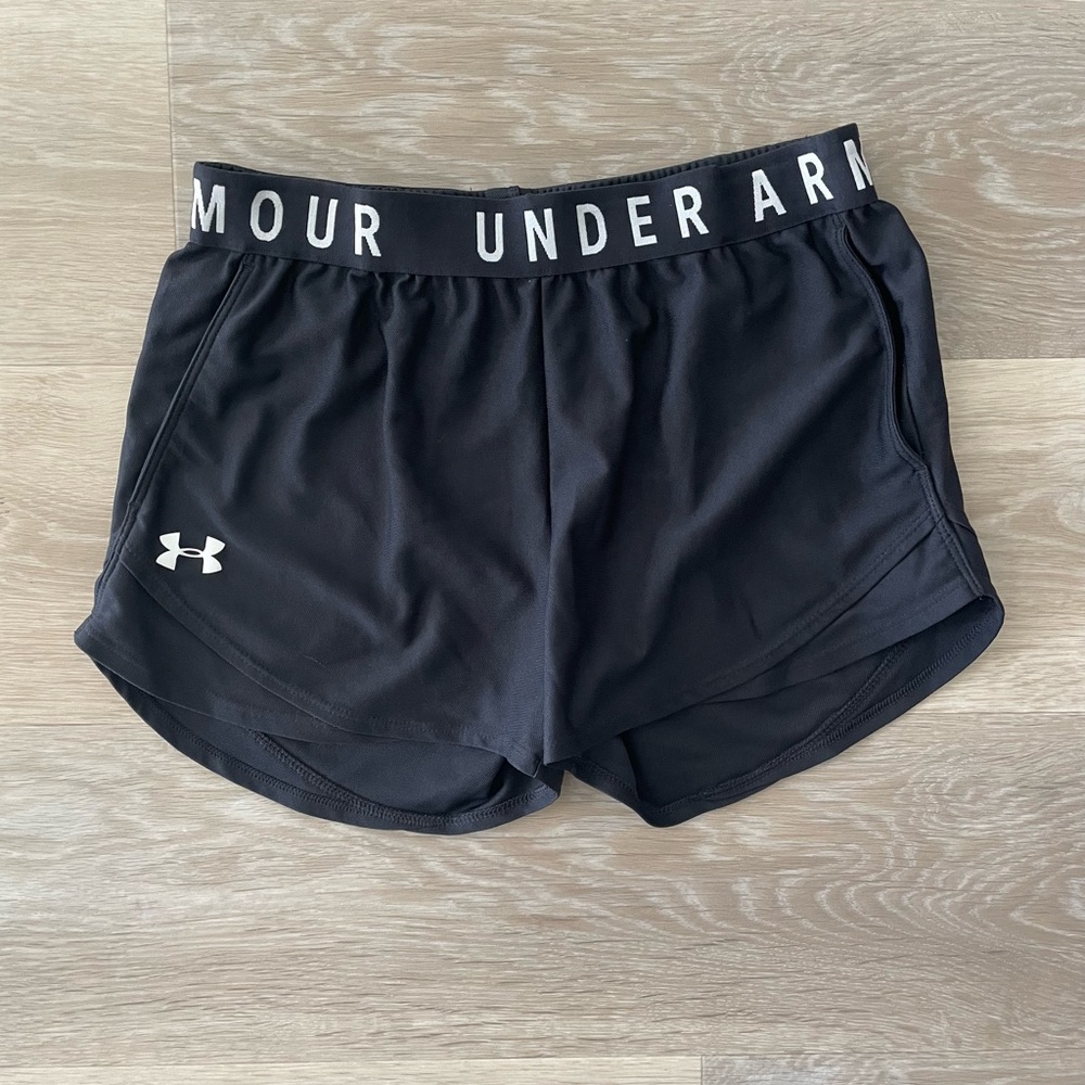 Under Armour Women's Black Shorts Size S